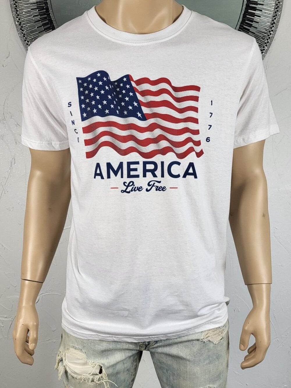 NWT~SZ M~MENS RED WHITE BLUE FLAG STARS STRIPES 4TH OF JULY T-SHIRT AMERICA